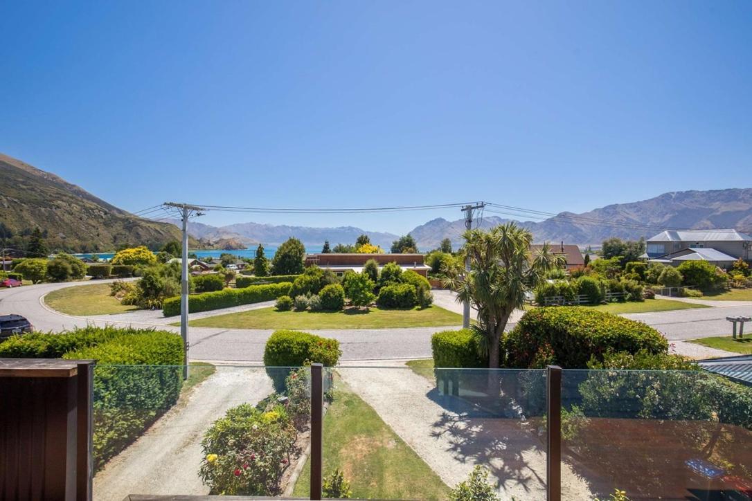 Views On Parry - Lake Hawea Holiday Home Dış mekan fotoğraf