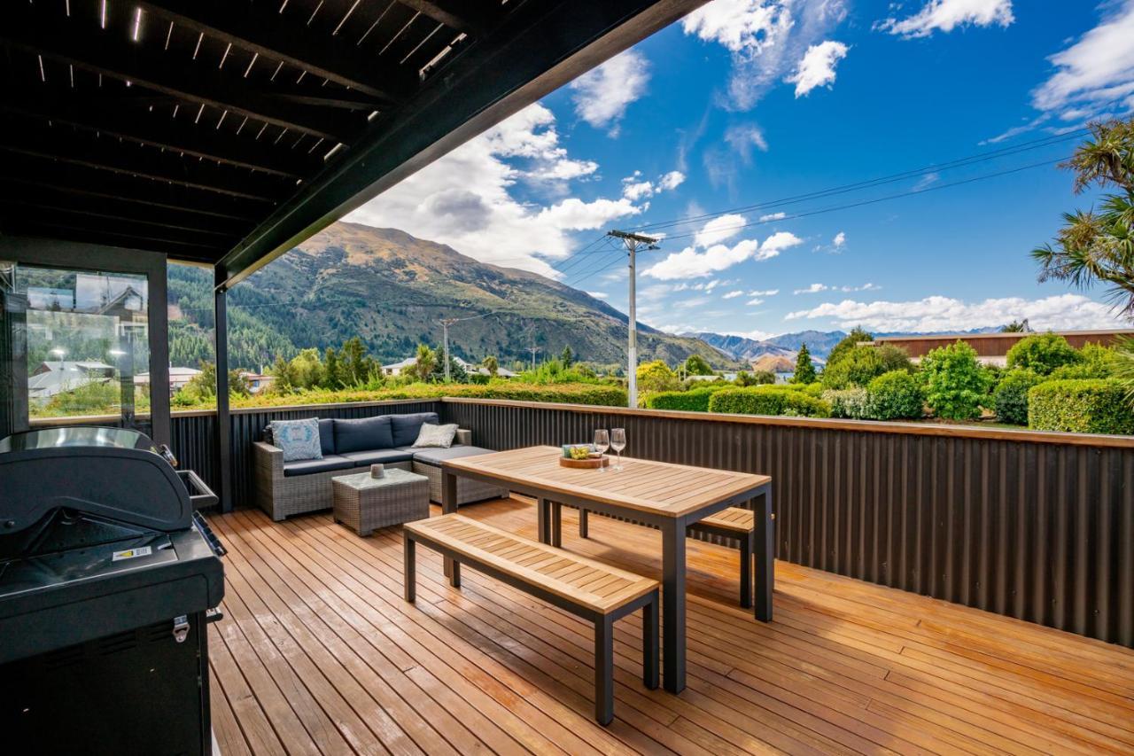 Views On Parry - Lake Hawea Holiday Home Dış mekan fotoğraf