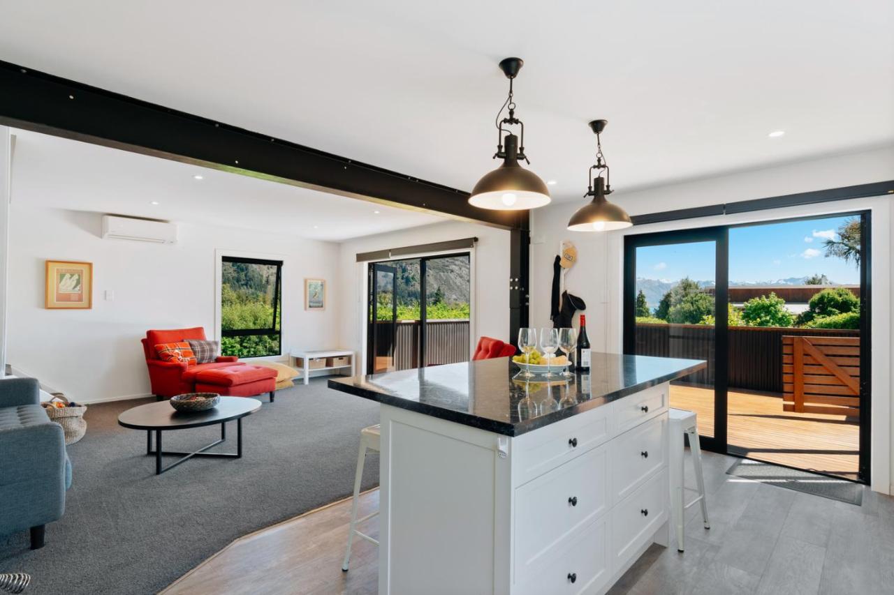 Views On Parry - Lake Hawea Holiday Home Dış mekan fotoğraf